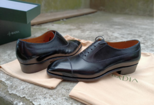 Read more about the article Unboxing Balmoral Oxford from Badia